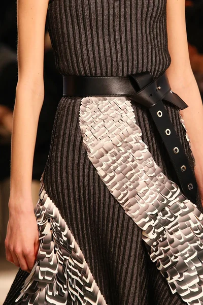 Look 77